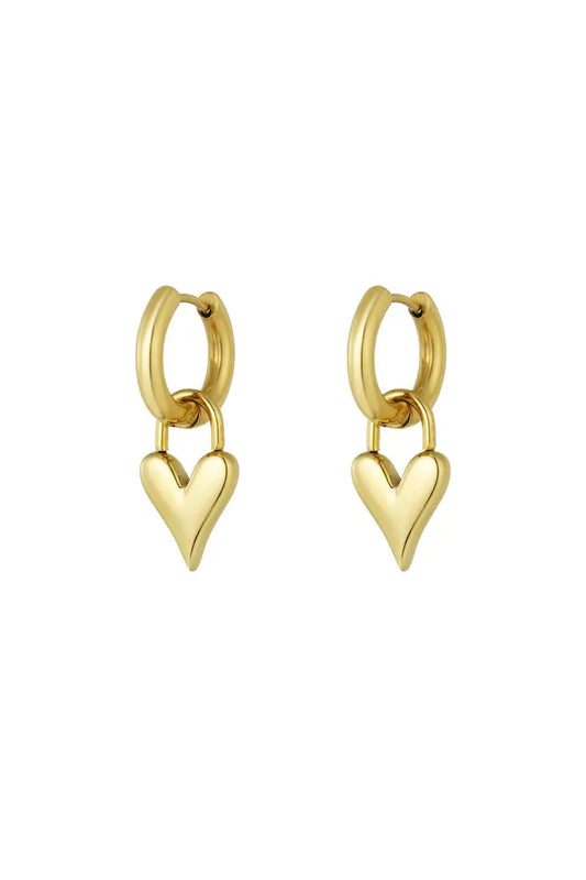 Stainless steel oorbellen "Lucky Love" met hartvormig design, tijdloos en elegant.