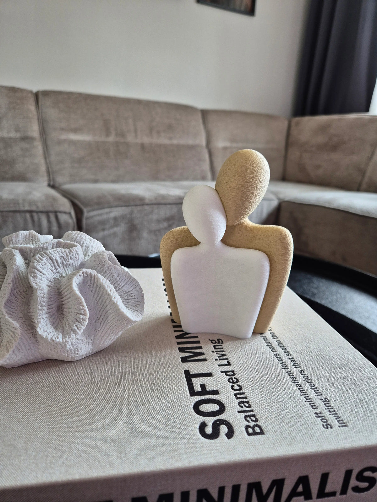3D geprint beeldje van een koppel wit beige  product foto