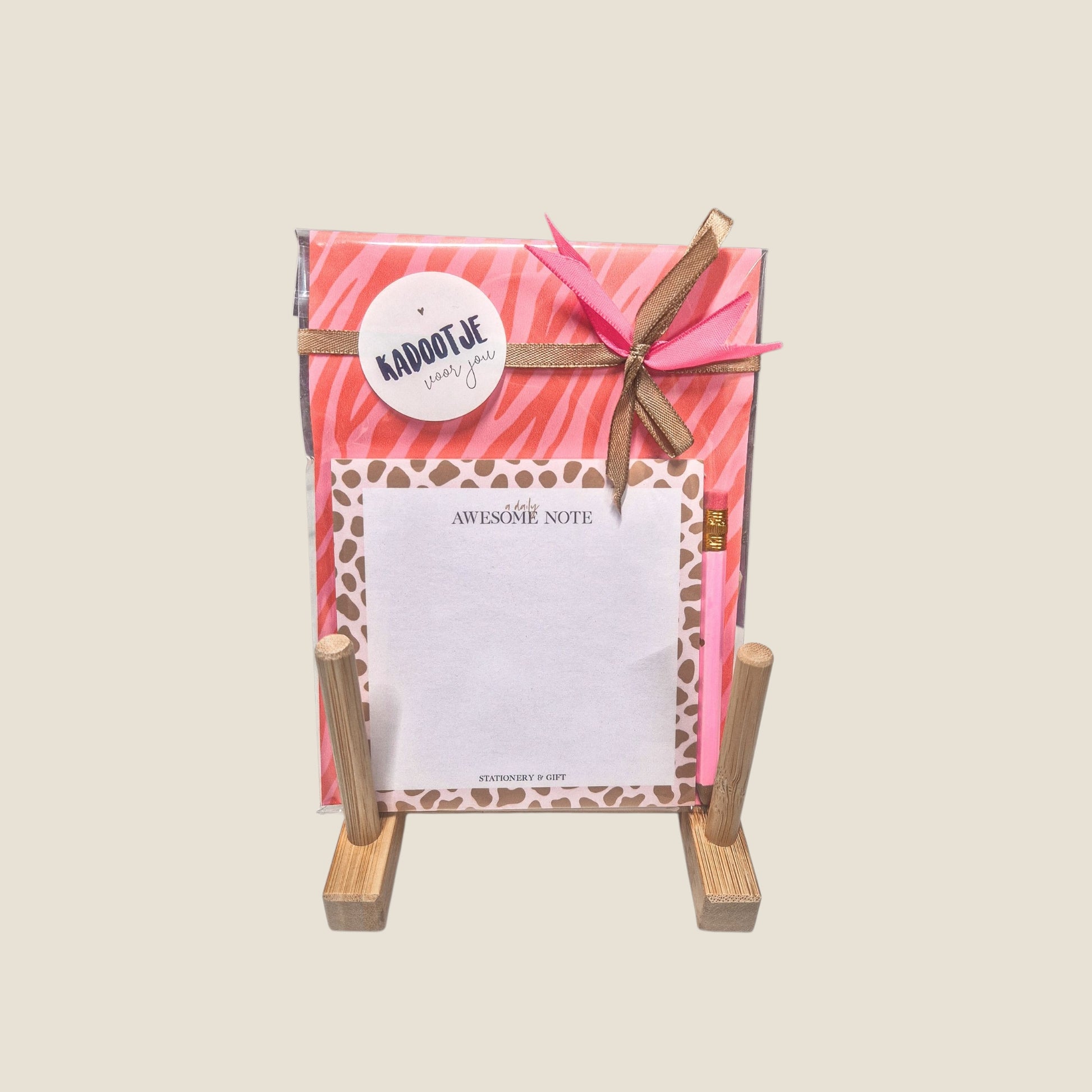 Cadeausetje notitieblokje met potlood leuk verpakt