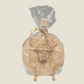 Ronde houten borrelplank met hooglander gravure gepersonaliseerd cadeau