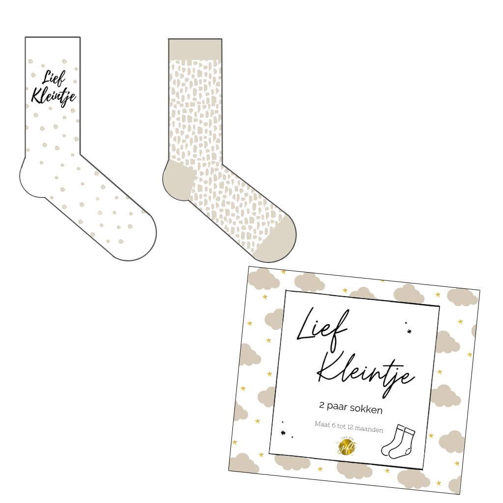 Schattige giftbox met 2 paar babysokjes (maat 62-68), geschikt voor baby’s van 2-6 maanden. Perfect als kraamcadeau of babyshower verrassing.

