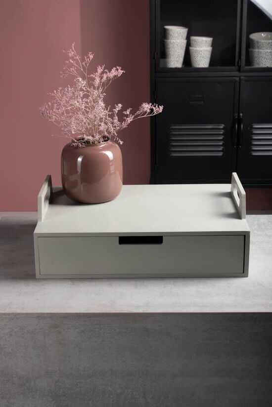 Luxe Gusta metalen vaas in een glanzende oudroze kleur. Tijdloos design met een stevige metalen constructie. Perfect voor bloemen of als decoratie.