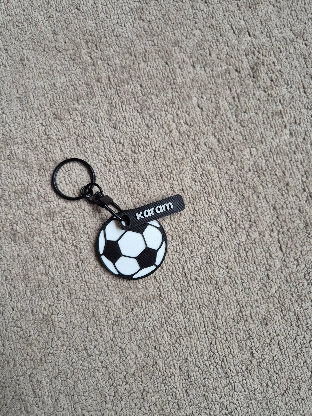 Voetbalsleutelhanger gepersonaliseerd met naam en clipsluiting