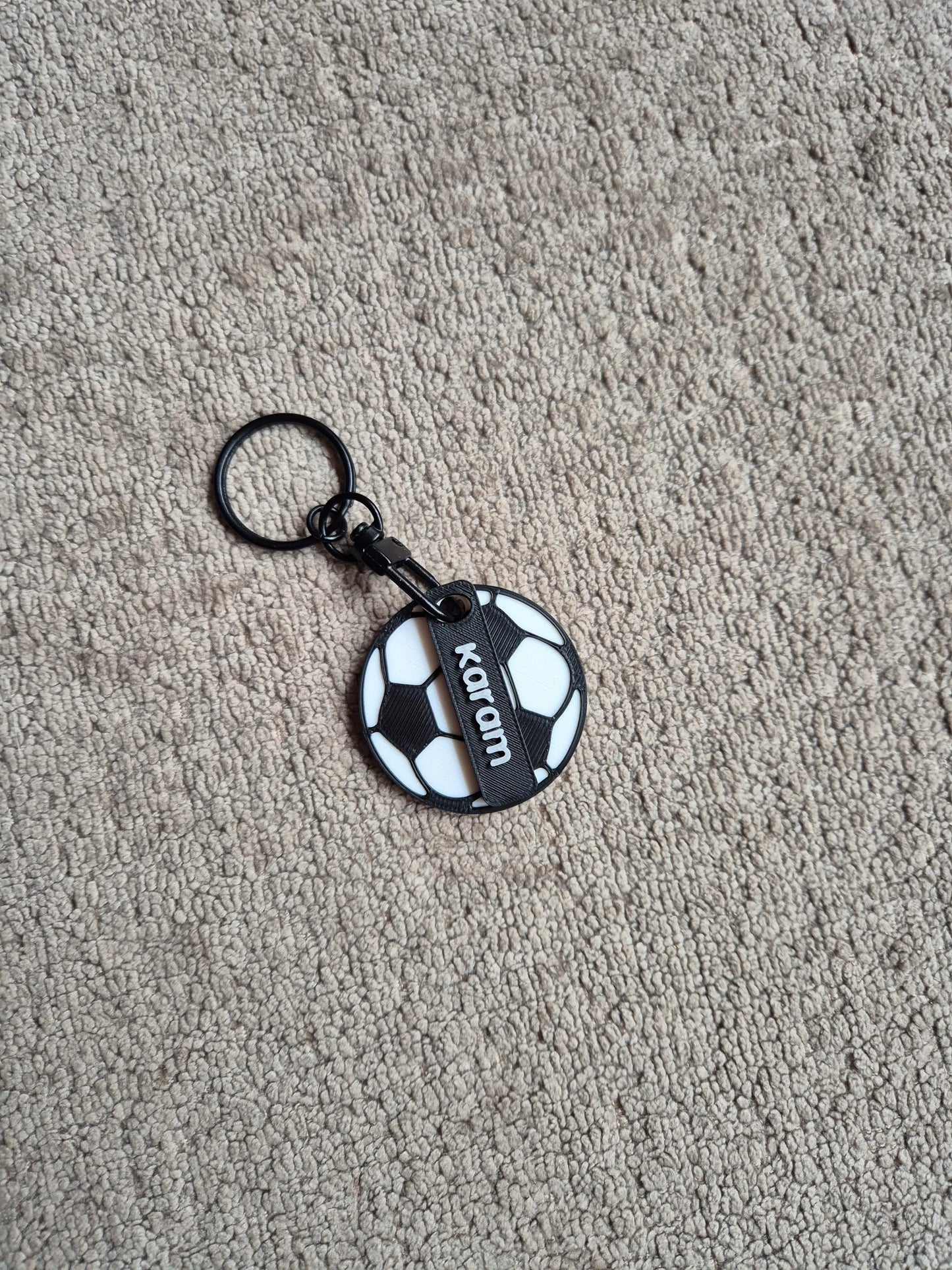 Voetbalsleutelhanger gepersonaliseerd met naam en clipsluiting