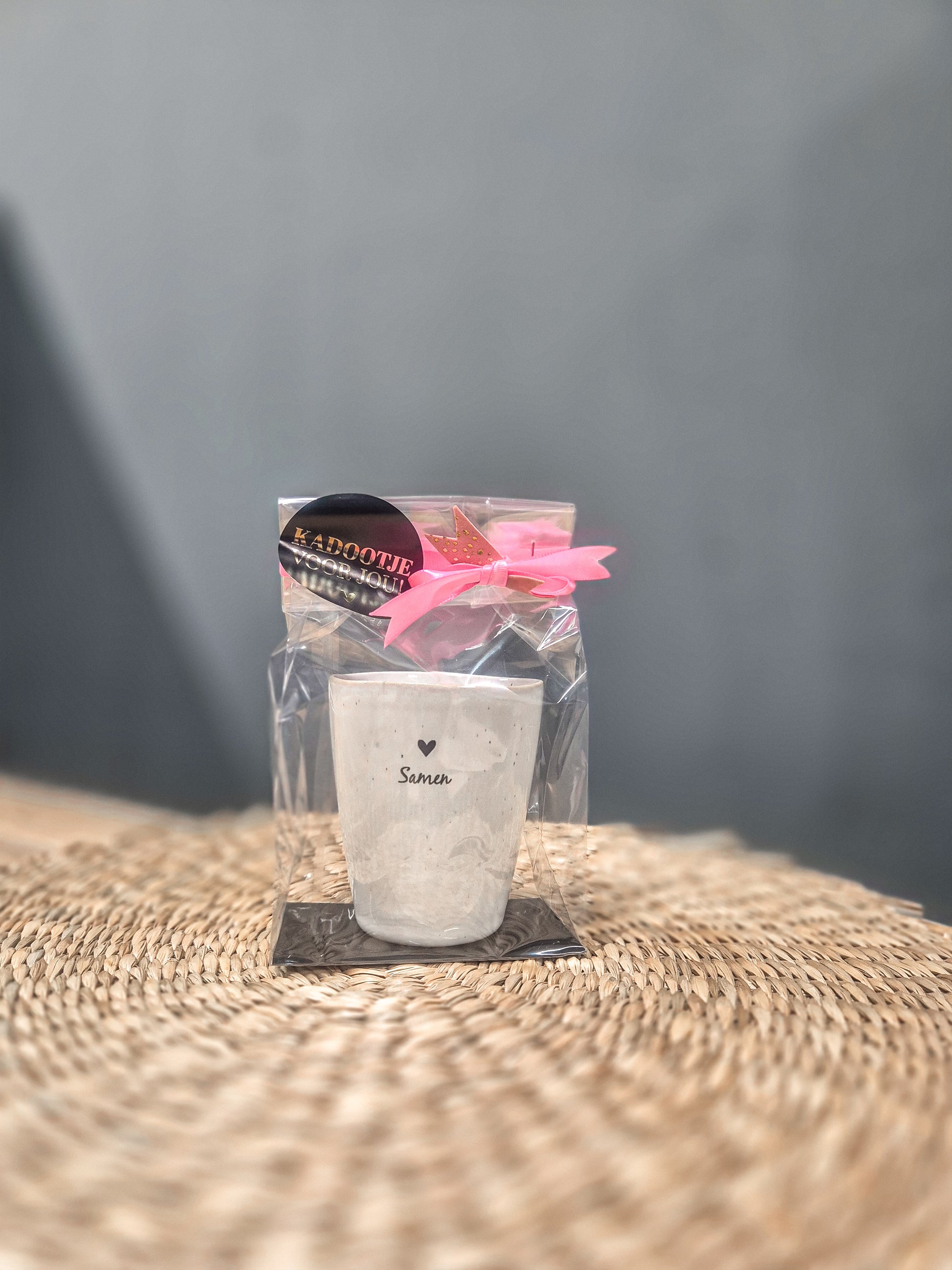 Gepersonaliseerd mokje met tekst samen. Leuk verpakt als cadeautje