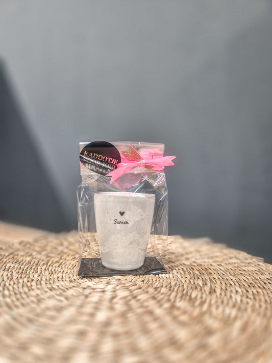 Gepersonaliseerd mokje met tekst samen. Leuk verpakt als cadeautje