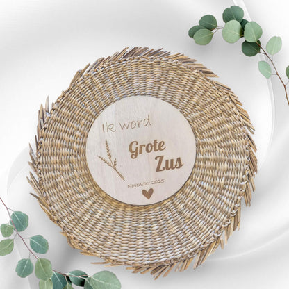 Houten cirkel "Ik word grote zus", perfect voor zwangerschapsaankondiging en fotoshoot.