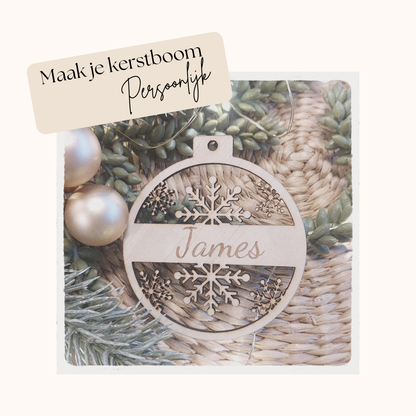 houten kerstbal van hout gepersonaliseerd met eigen naam