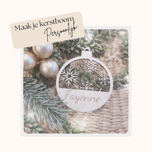 houten kerstbal gepersonaliseerd met naam 