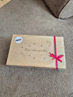 Houten opbergkist voor tekenspulletjes gegraveerd met een unicorn en tekst mijn tekenspullen.